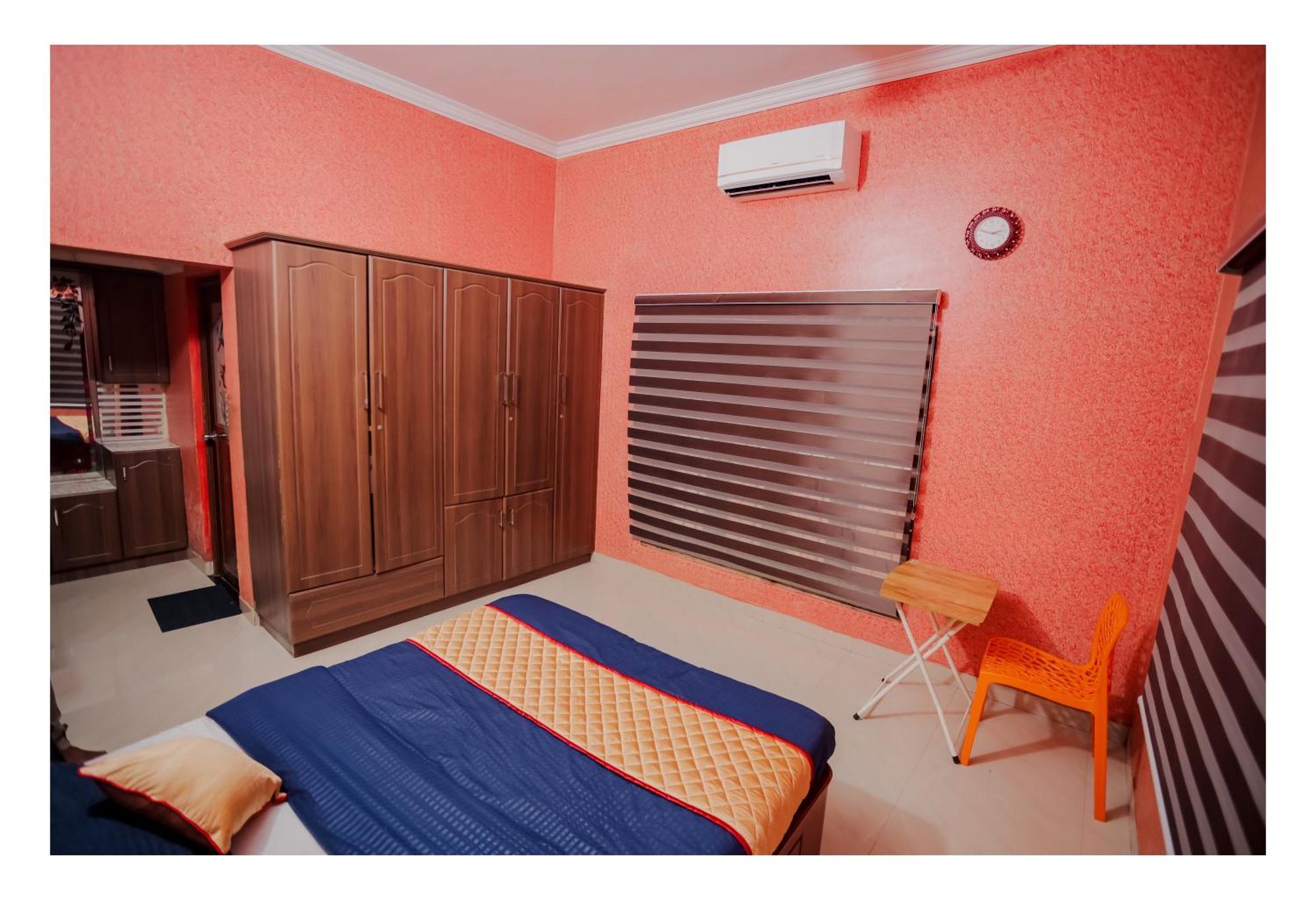 ホテル Gilead Holliday Tāmarakulam エクステリア 写真